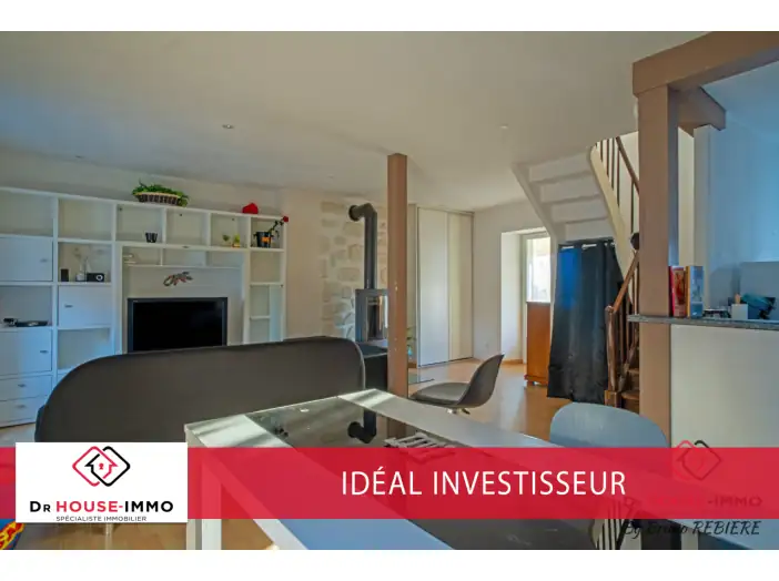 Immeuble 7 pièces de 195 m² - Savignac-les-Églises (24420)