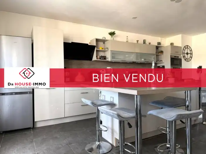 Appartement 2 pièces de 61 m² - Vitrolles (13127)