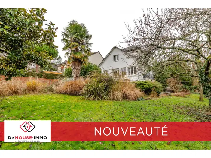 Maison 8 pièces de 180 m² - Brunoy (91800)