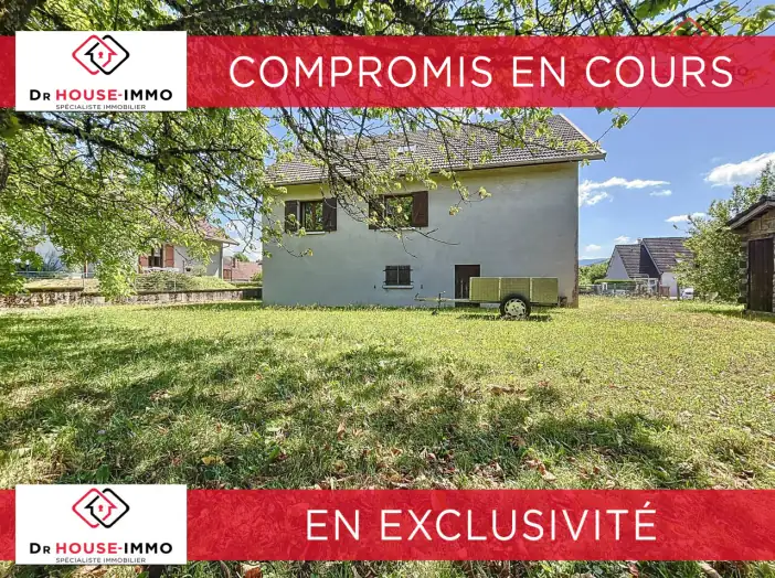 Maison 6 pièces de 139 m² - Clairvaux-les-Lacs (39130)