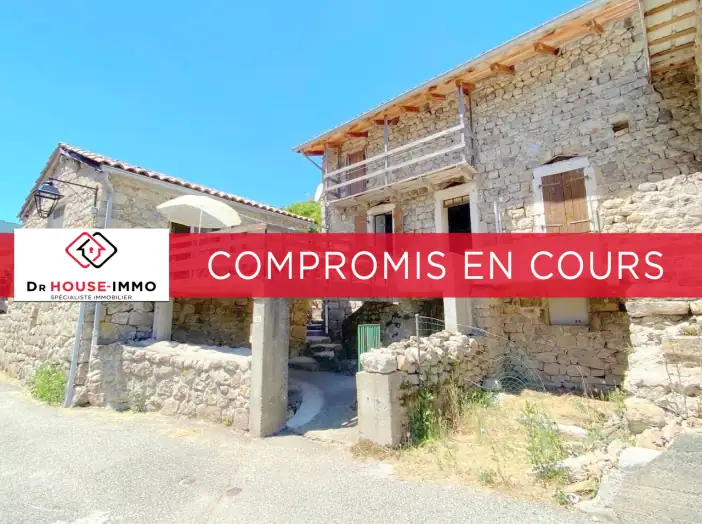 Maison 6 pièces de 179 m² - Le Roux (07560)