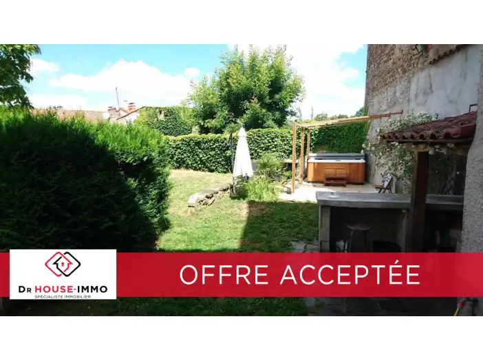 Immeuble 12 pièces de 252 m² - Sauxillanges (63490)