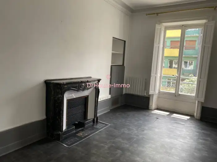 Bureau 4 pièces de 84 m² - Grenoble (38000)