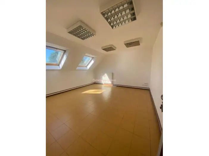 Bureau 1 pièce de 20 m² - Rieulay (59870)