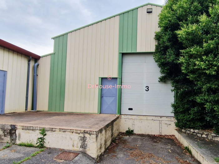 Entrepôt de 430m² - 3 pièces