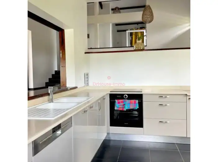 Maison 5 pièces de 108 m² - Saint-Esprit (97270)