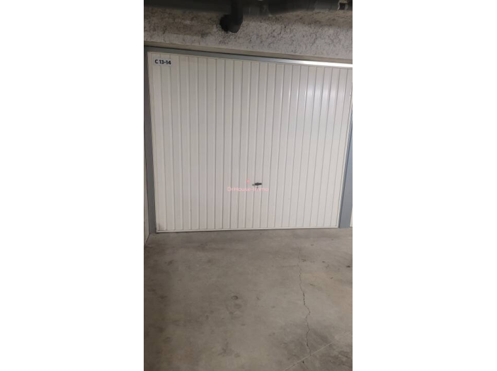 Parking / Box de 27 m² - Cournon-d'Auvergne (63800)