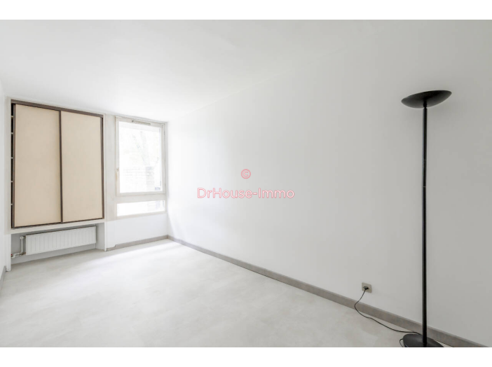 Bureau 1 pièce de 19 m² - Élancourt (78990)