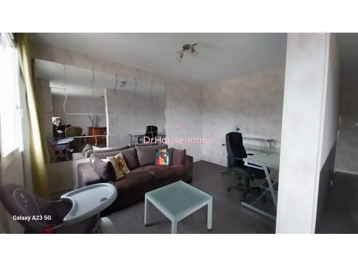 Commerce 3 pièces de 69 m² - Cahors (46000)