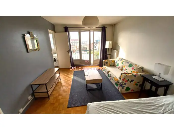 Appartement 1 pièce de 28 m² - Saint-Maur-des-Fossés (94100)