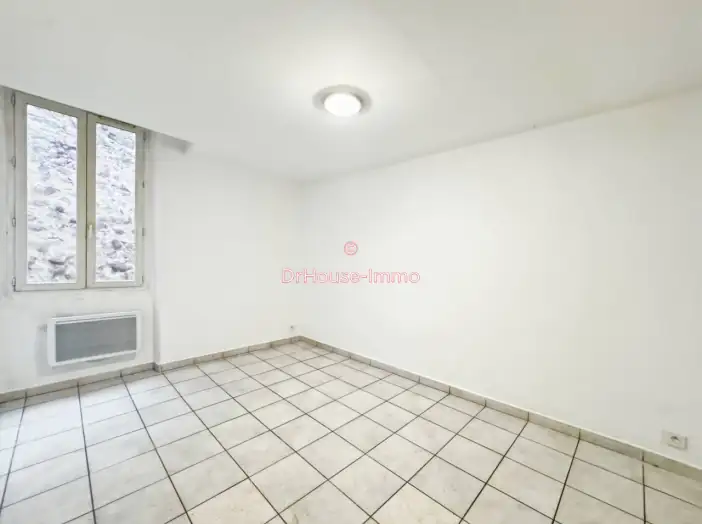 Appartement 2 pièces de 31 m² - Toulon (83000)