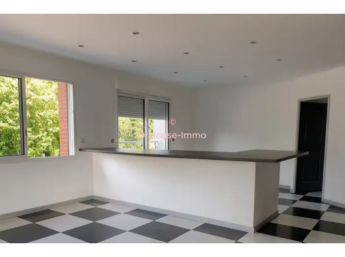 Appartement 7 pièces de 135 m² - Rouxmesnil-Bouteilles (76370)