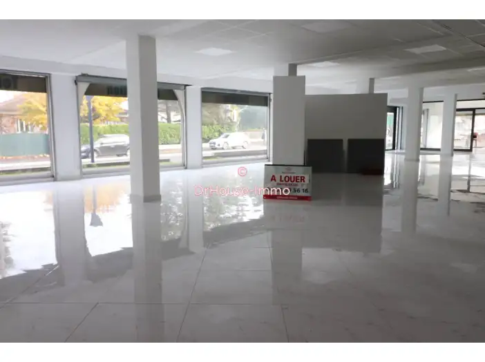 Commerce 5 pièces de 200 m² - Tarbes (65000)