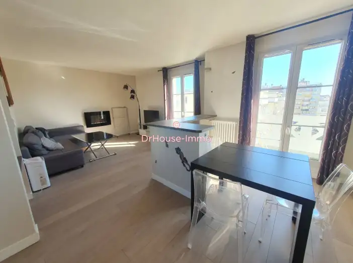 Appartement 3 pièces de 49 m² - Colombes (92700)