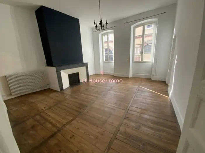 Appartement 3 pièces de 84 m² - Cahors (46000)