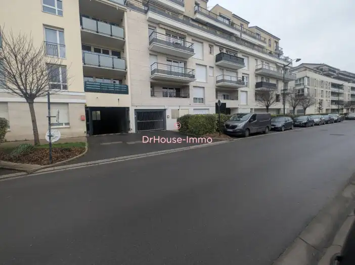 Appartement 1 pièce de 28 m² - Carrières-sur-Seine (78420)