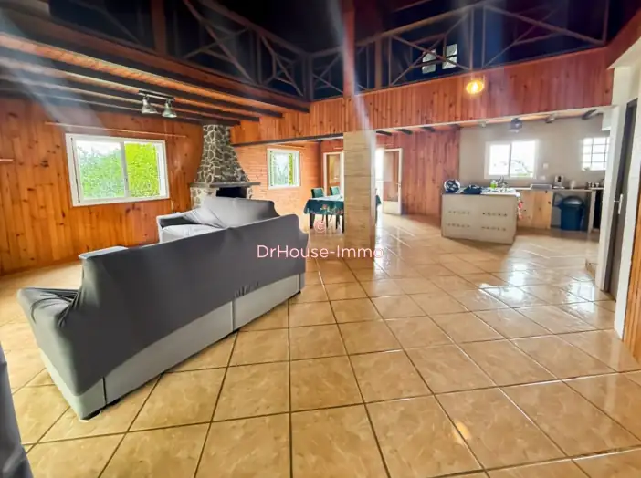 Maison 6 pièces de 160 m² - Tampon (97430)