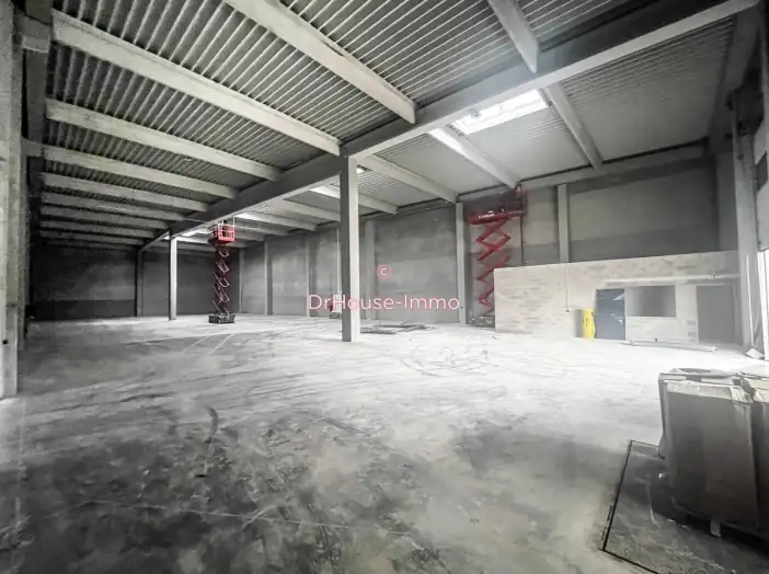 Commerce 3 pièces de 1 055 m² - Valergues (34130)