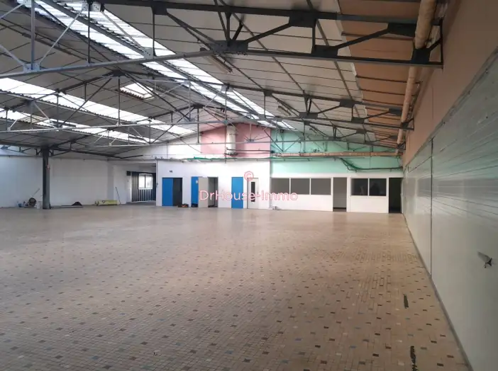 Commerce 5 pièces de 800 m² - Saint-Florent-le-Vieil (49410)