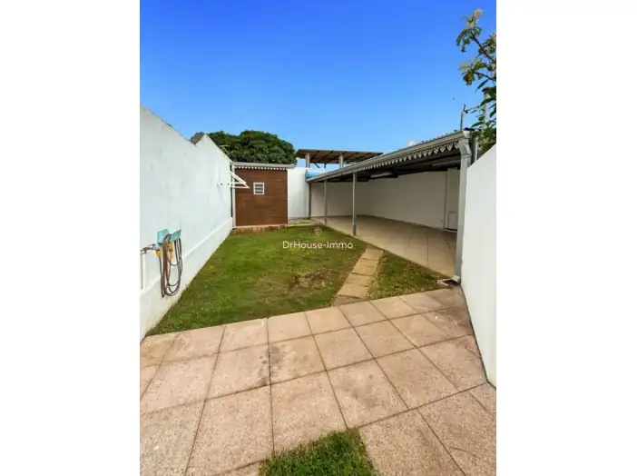 Maison 3 pièces de 92 m² - Saint-Pierre (97410)