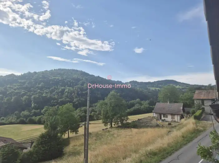 Appartement 2 pièces de 56 m² - Ville-en-Sallaz (74250)