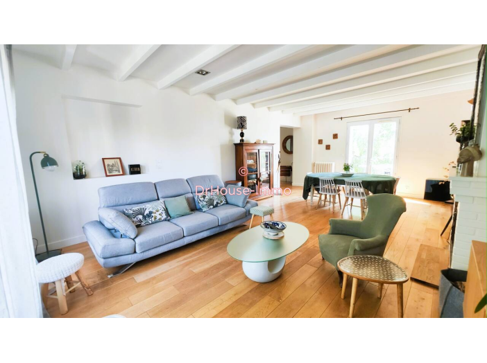 Maison de 219m² - 9 pièces