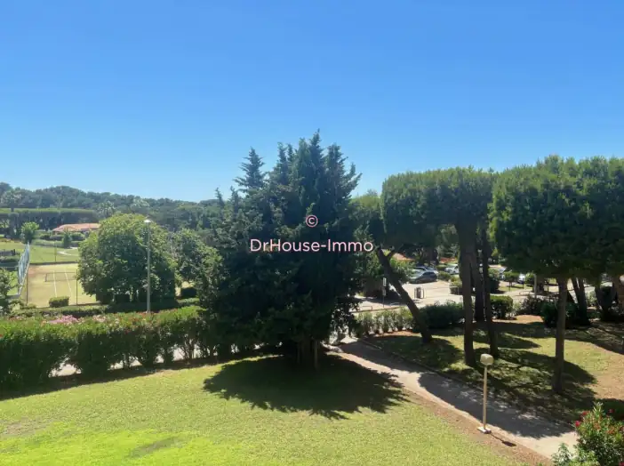 Appartement 1 pièce de 31 m² - Six-Fours-les-Plages (83140)