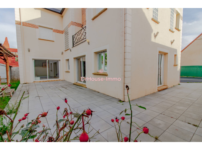 Maison de 250m² - 9 pièces