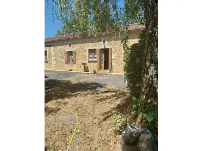Maison 5 pièces de 352 m² - Veyrines-de-Vergt (24380)