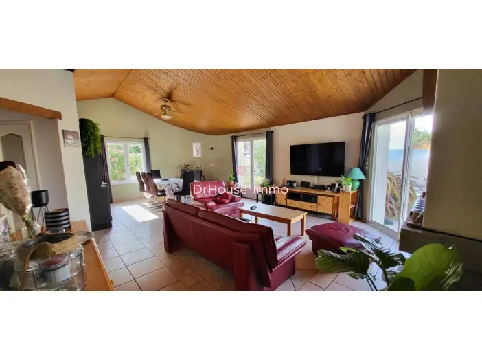 Maison 8 pièces de 162 m² - Brem-sur-Mer (85470)