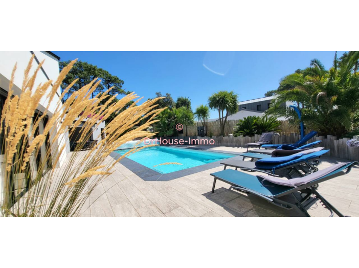 Maison de 204m² - 8 pièces