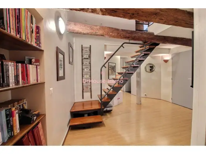 Appartement 6 pièces de 188 m² - Marseille (13002)