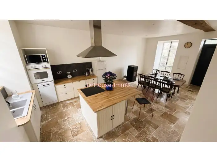 Maison 7 pièces de 173 m² - La Mothe-Saint-Héray (79800)