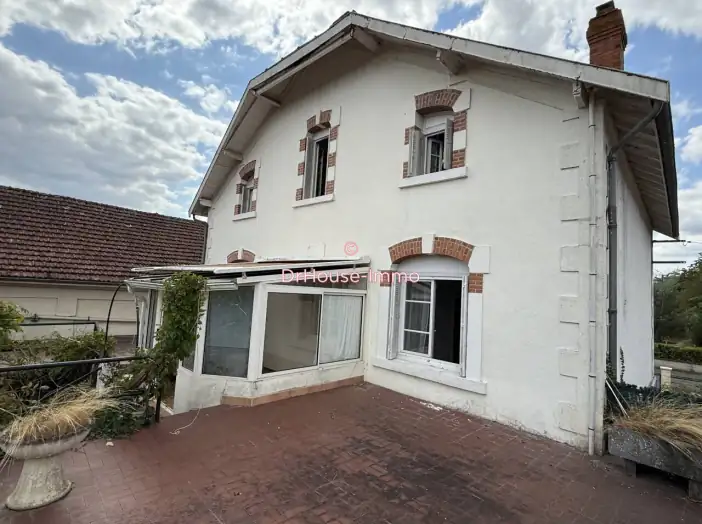 Maison 6 pièces de 150 m² - Saint-Astier (24110)
