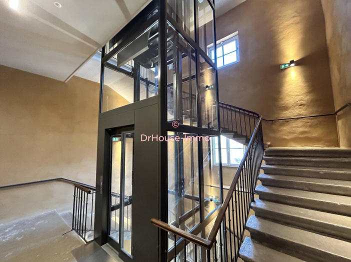Bureau 1 pièce de 183 m² - Mornant (69440)