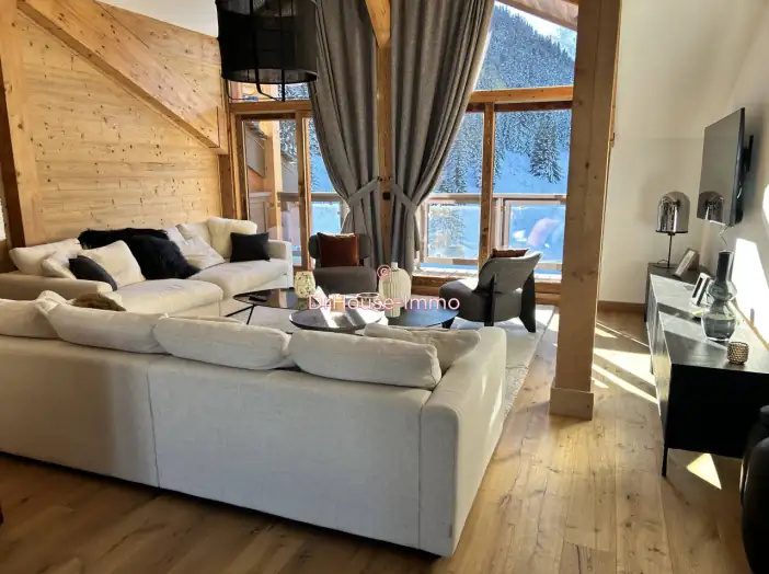 Appartement 5 pièces de 169 m² - Saint-Bon-Tarentaise (73120)