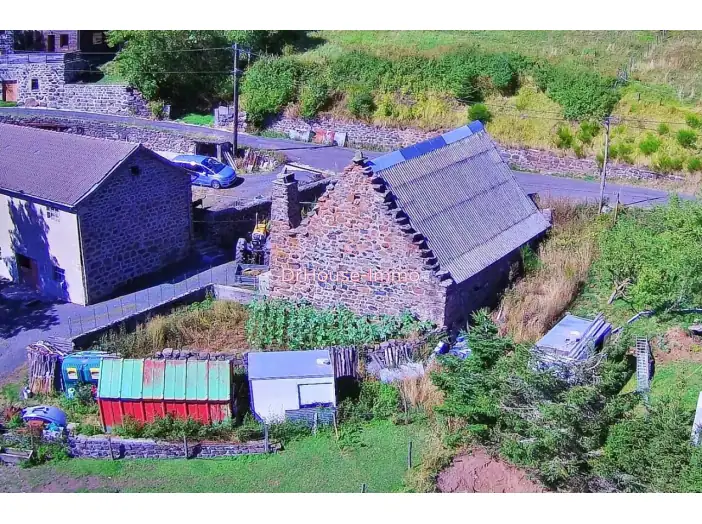 Maison 2 pièces de 137 m² - Saint-Front (43550)