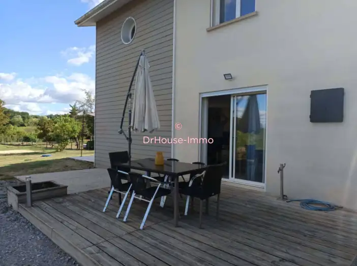 Maison 4 pièces de 106 m² - Sainte-Eulalie (33560)