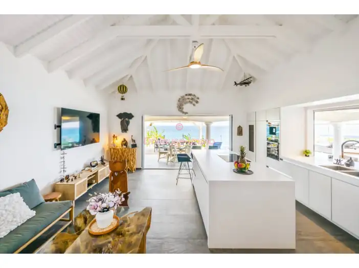 Maison 7 pièces de 161 m² - Saint-Martin (97150)