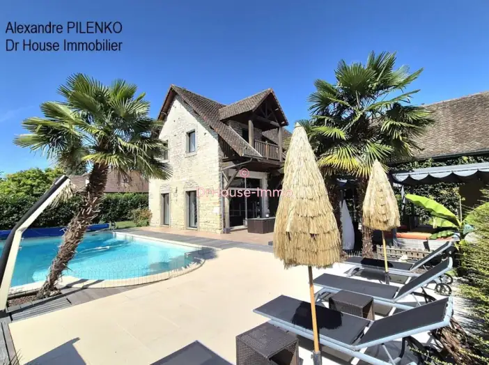 Maison 10 pièces de 293 m² - Chalon-sur-Saône (71100)