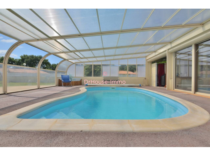 Maison de 250m² - 9 pièces