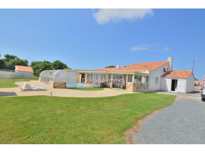 Maison de 250m² - 9 pièces