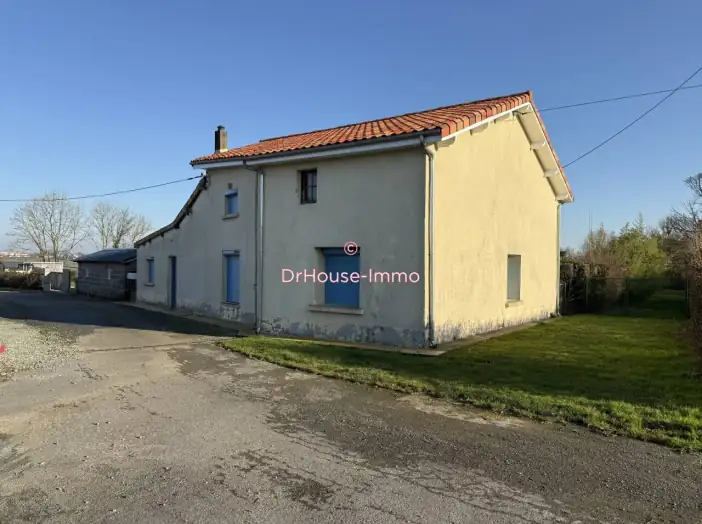 Maison 8 pièces de 172 m² - Verruyes (79310)