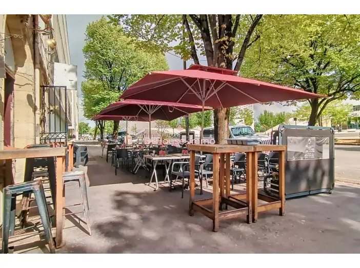 Commerce 8 pièces de 650 m² - Bordeaux (33800)