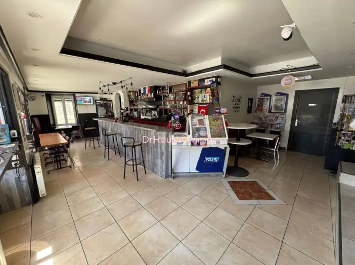 Commerce de 90 m² - Trilport (77470)