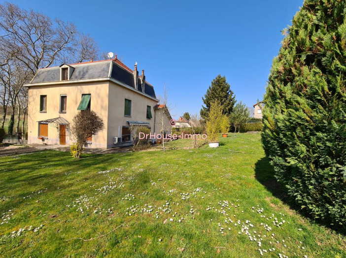 Maison de 231m² - 8 pièces