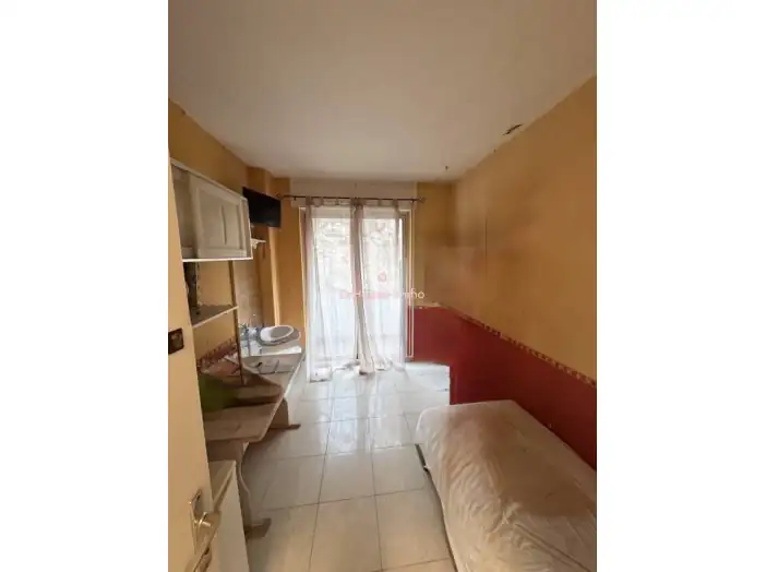 Appartement 1 pièce de 9 m² - Marseille (13008)