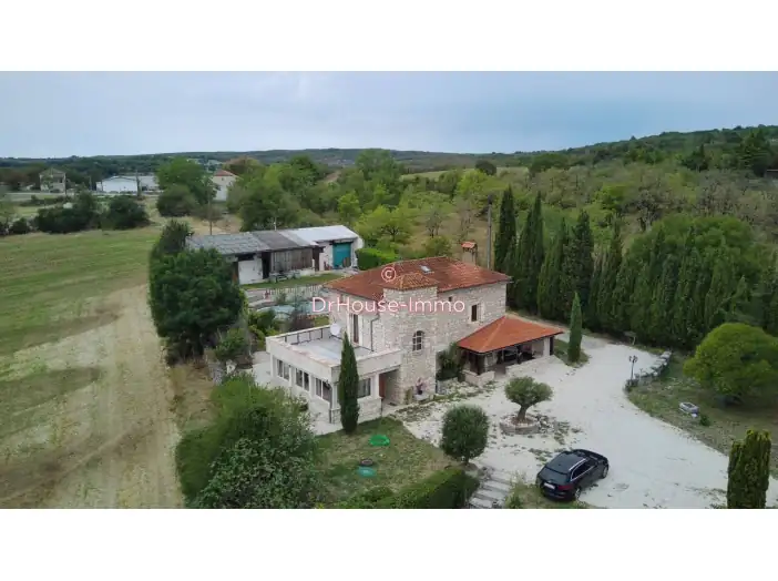 Maison 7 pièces de 148 m² - Belmont-Sainte-Foi (46230)