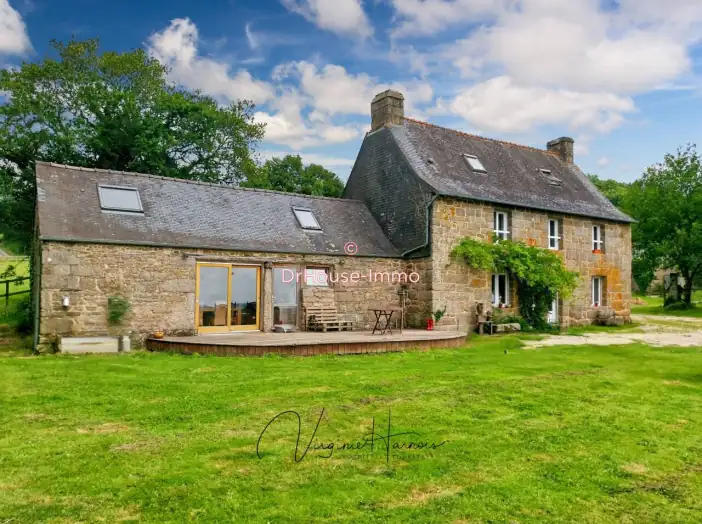 Maison 6 pièces de 152 m² - Rostrenen (22110)