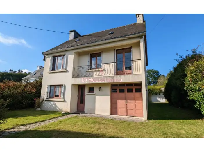 Maison 6 pièces de 100 m² - Roudouallec (56110)